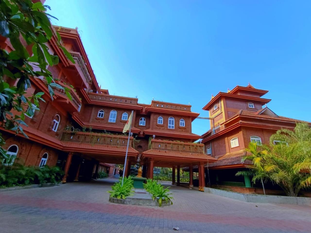 Krishna Beach Resort Kannúr Kültér fotó